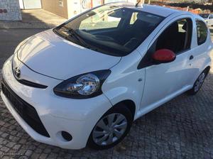 Toyota Aygo +Barato+economico Dezembro/13 - à venda -