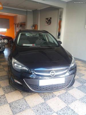 Opel Astra 1.3 CDTi Enjoy 95cv Maio/14 - à venda - Ligeiros