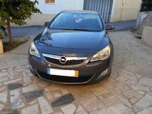 Opel Astra J 1.7 cdti 125cv Março/10 - à venda - Ligeiros