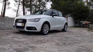 Audi A1 1.6 Sportbak Abril/12 - à venda - Ligeiros