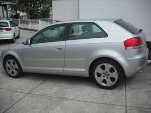 Audi A3 Sport 140 cavalos Abril/04 - à venda - Ligeiros