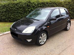 Ford Fiesta 1.4 TDCI - 5 lugares Março/04 - à venda -