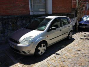 Ford Fiesta 1.4 Fevereiro/02 - à venda - Ligeiros