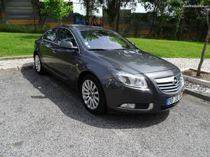 Opel Insignia CDTI cv Abril/10 - à venda - Ligeiros