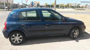 Renault Clio k Outubro/02 - à venda - Ligeiros