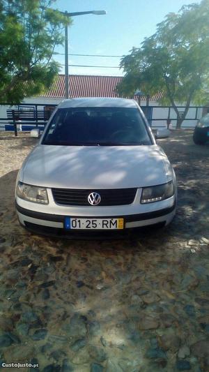 VW Passat passat Junho/97 - à venda - Ligeiros Passageiros,