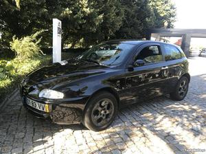 Alfa Romeo 147 Black Dezembro/03 - à venda - Ligeiros