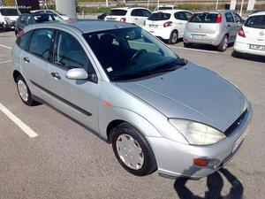 Ford Focus 1.4 Ambiente 75cv Junho/00 - à venda - Ligeiros