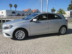 Mercedes-Benz A 200 CDI Style Fevereiro/13 - à venda -