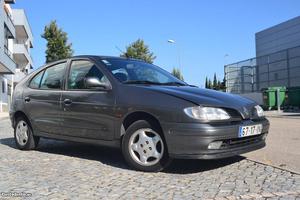 Renault Mégane 1.4 RT c/AC Novembro/97 - à venda -