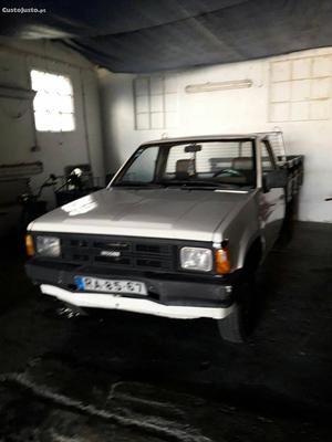 Nissan Pick Up D 21 motor td 25 Dezembro/88 - à venda -