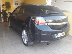 Opel Astra GTC 1.7 Março/06 - à venda - Ligeiros