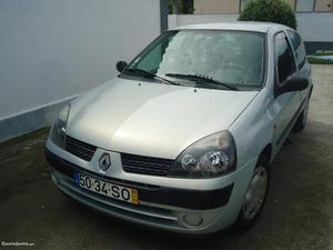Renault Clio  Novembro/01 - à venda - Ligeiros