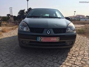 Renault Clio dci Maio/02 - à venda - Ligeiros Passageiros,
