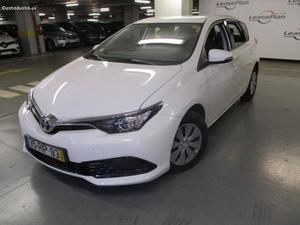 Toyota Auris 1.4 D-4D Active Julho/16 - à venda - Ligeiros