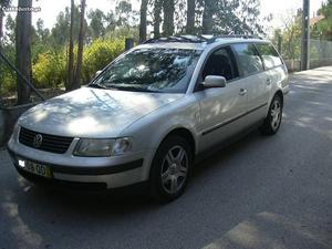 VW Passat 1.9 TDI 115 CV Agosto/00 - à venda - Ligeiros