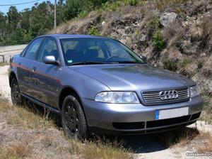 Audi A4 1.6 full extras Outubro/95 - à venda - Ligeiros