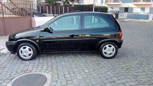 Opel Corsa D.ASSISTIDA K Março/99 - à venda -