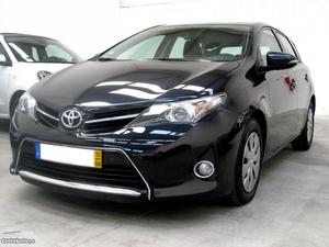 Toyota Auris 1.4 D-4D CAMARA GPS Junho/13 - à venda -