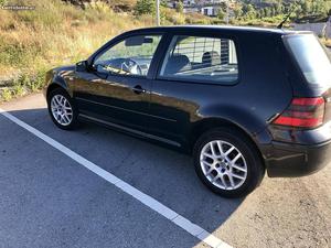 VW Golf 1.9 TDI 105cv Junho/04 - à venda - Ligeiros
