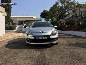 Renault Mégane Sports Tourer Outubro/12 - à venda -