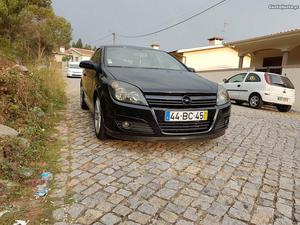 Opel Astra Gtc Fevereiro/06 - à venda - Ligeiros