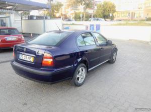 Skoda Octavia Confort Outubro/99 - à venda - Ligeiros