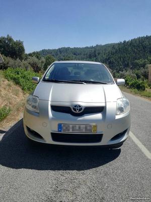 Toyota Auris 1.4 D4D Julho/07 - à venda - Ligeiros