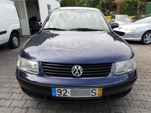 VW Passat 1.9 TDI 11O CV Fevereiro/99 - à venda - Ligeiros