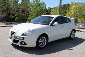 Alfa Romeo Giulietta 1.6JTDM Distinctive Junho/14 - à venda