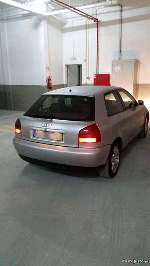 Audi A3 1.9 TDI 110 cv Julho/99 - à venda - Ligeiros