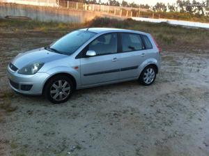 Ford Fiesta 1.25 econômica Maio/06 - à venda - Ligeiros