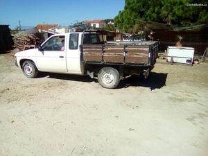 Nissan Pick Up 3 lugares Março/90 - à venda - Ligeiros