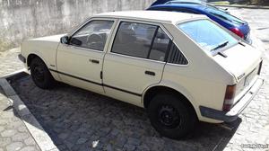 Opel Kadett Sedan Janeiro/83 - à venda - Ligeiros