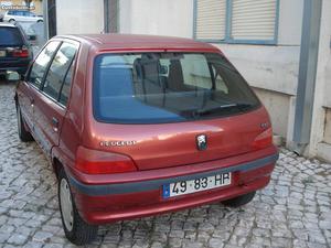 Peugeot 106 XR Novembro/96 - à venda - Ligeiros