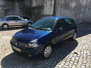 Renault Clio 1.2 Dezembro/02 - à venda - Ligeiros