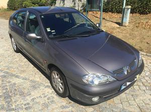 Renault Mégane v Privilége Janeiro/01 - à venda -