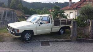 Toyota Hilux caixa aberta Dezembro/86 - à venda - Ligeiros