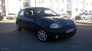 Renault Clio 1.9 diesel Novembro/00 - à venda - Comerciais