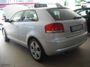 Audi A CAVALOS Março/04 - à venda - Ligeiros