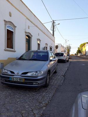 Renault Mégane 1.4 Dezembro/98 - à venda - Ligeiros