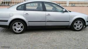 VW Passat tdi Julho/97 - à venda - Ligeiros