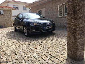 Audi A3 Sportback Sport  tdi Maio/13 - à venda -