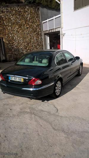 Jaguar X-Type 2.5 Maio/03 - à venda - Ligeiros Passageiros,