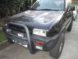 Nissan Terrano 2.7 TD Novembro/95 - à venda - Pick-up/