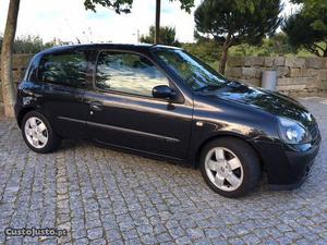Renault Clio 1.5 dci 5lug diesel Julho/01 - à venda -