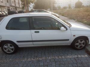 Renault Clio  diesel Fevereiro/96 - à venda -