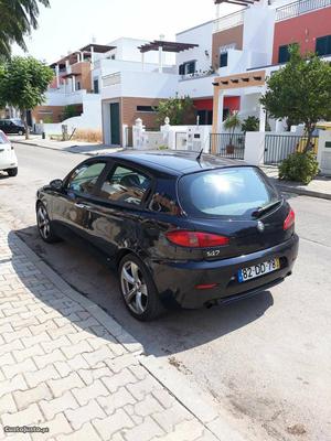 Alfa Romeo 147 excutive Março/07 - à venda - Ligeiros