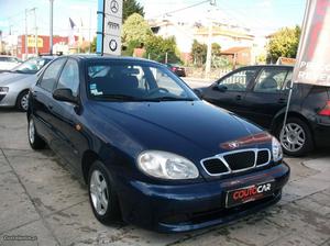 Daewoo Lanos 1.3 com Ar Cond, Agosto/01 - à venda -