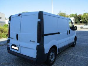 Renault Trafic 1.9dci 100cv A/C Maio/05 - à venda -